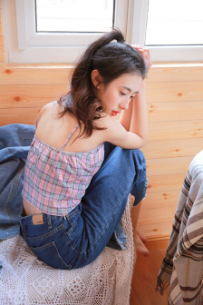 25岁的女字高中生动漫